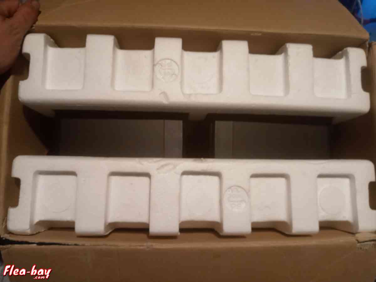 Numark dj mixtrack pro 2/ and Numark NPM5 SPEARKERS