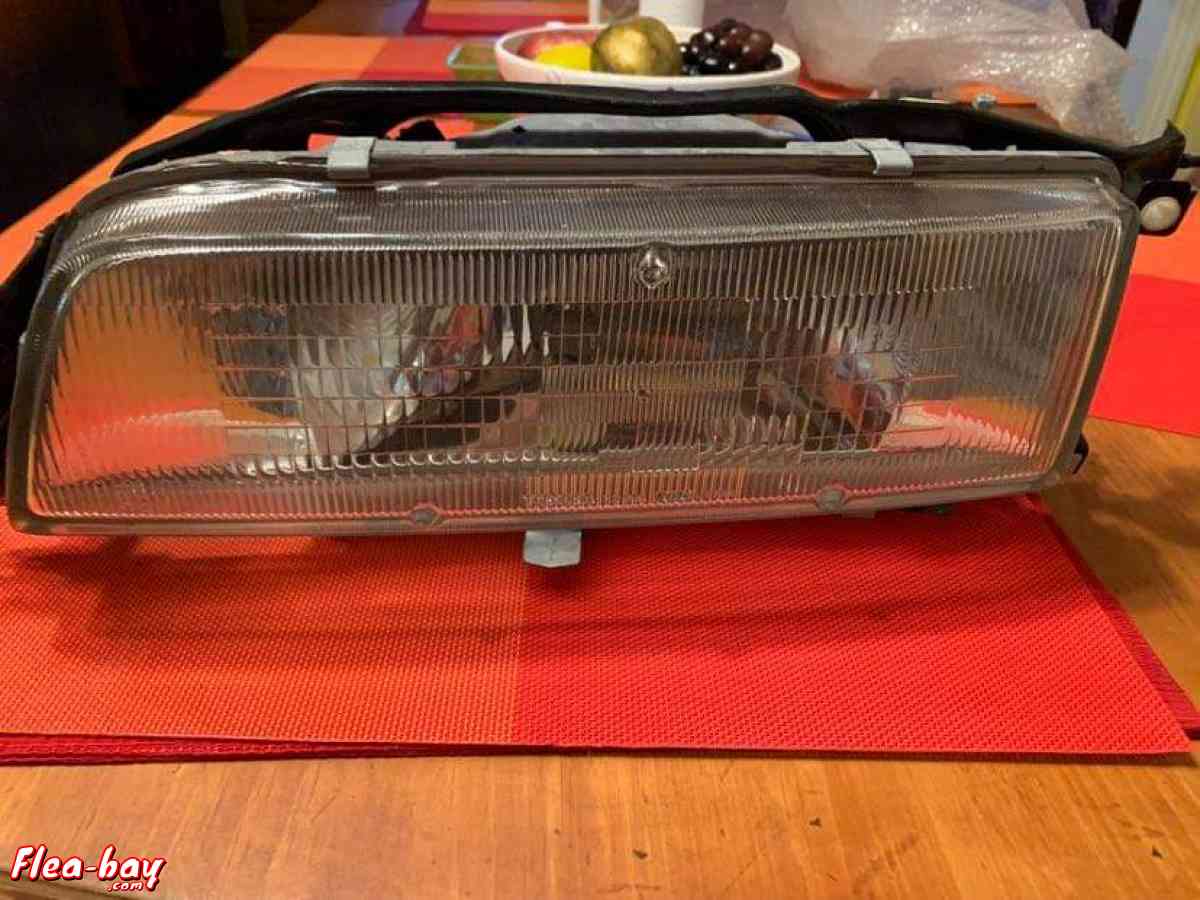 1988 left side headlight assembly