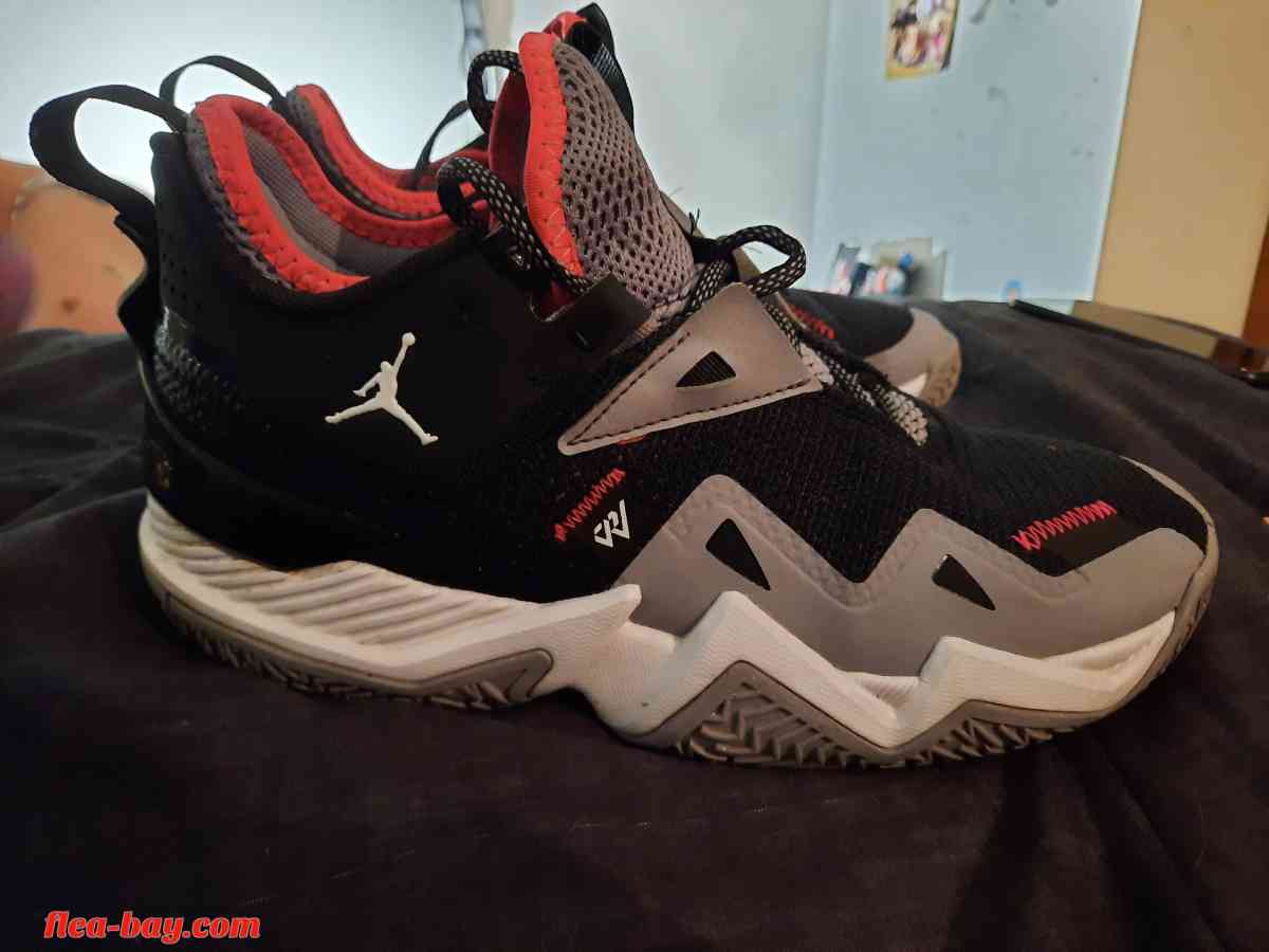 Men's Jordans size 8