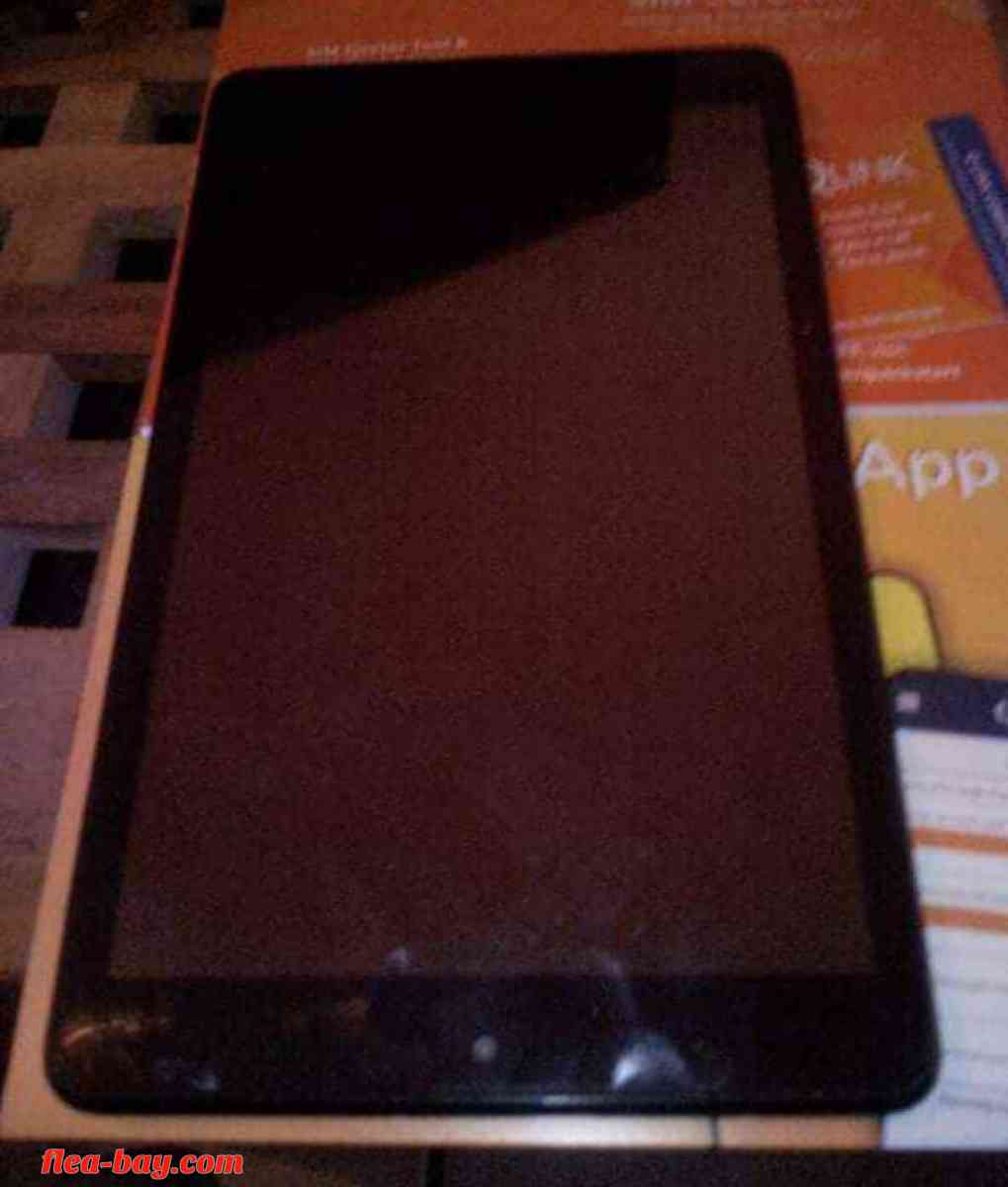 10 inch tablet Tab 8 with 1yr unlimited wifi & data
