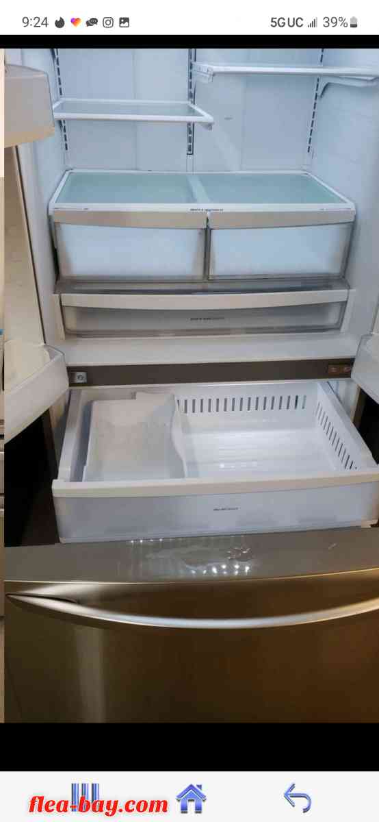 22 Cu. Ft. Large Capacity 30" Wide 3-Door French Door Refrig