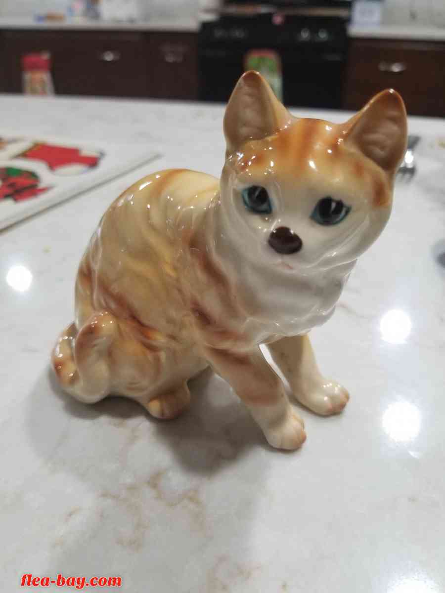 Vintage Cat Figure 4" Tall  Made in Japan Numbered 1559 Home