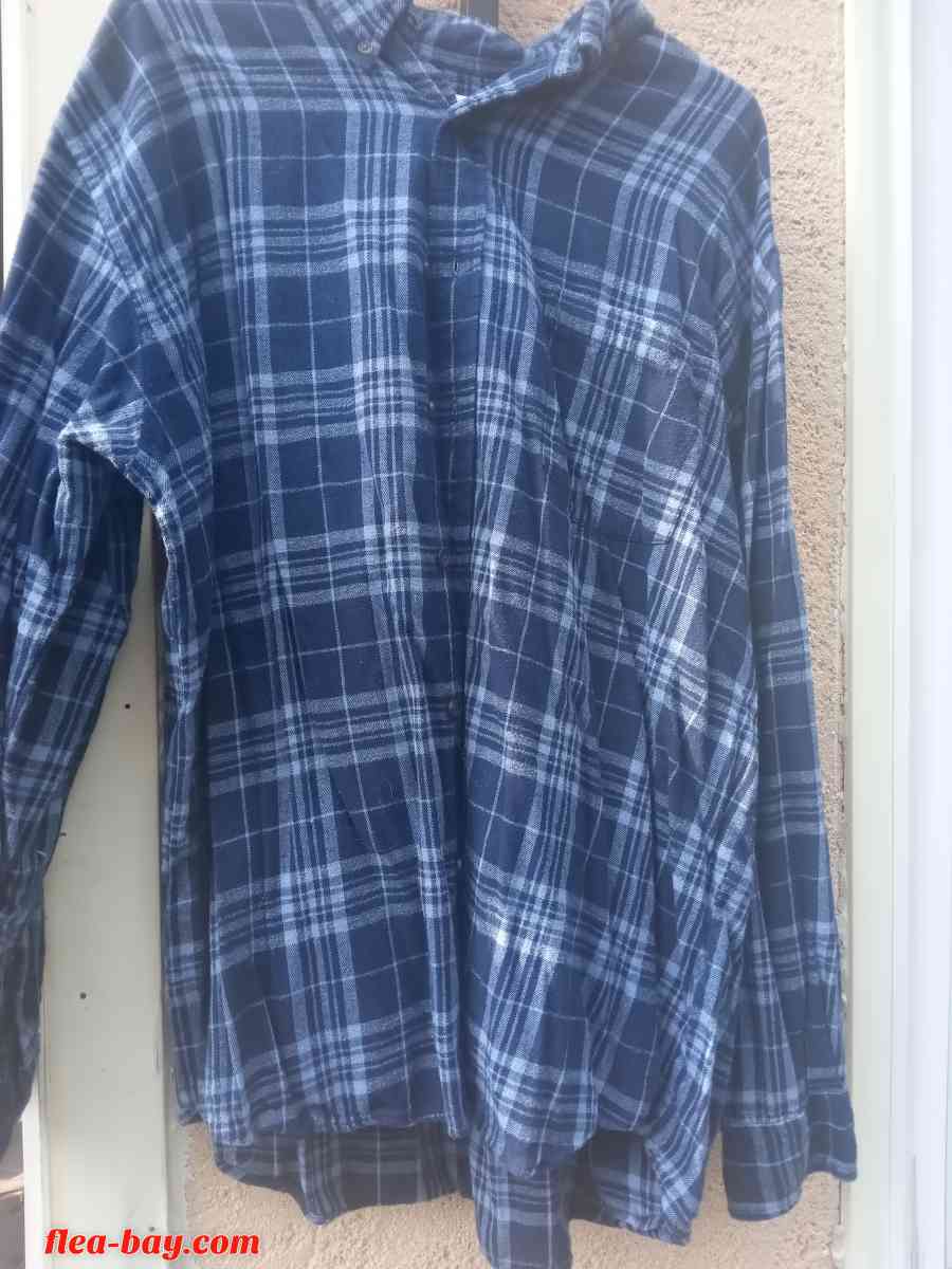 St. Johns Bay (Men's Casual Button Down Long Sleeve Shirt)