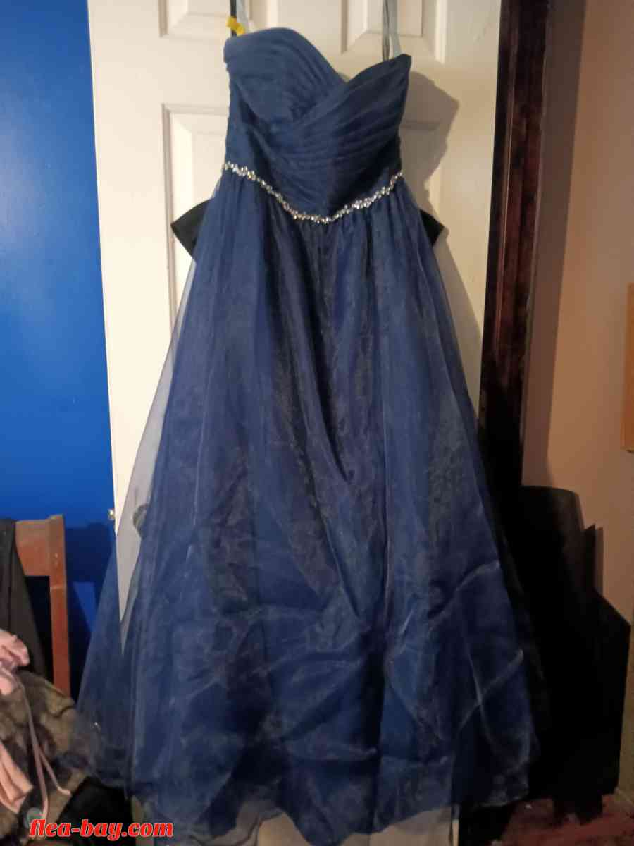 prom dress.size 6 Navy.