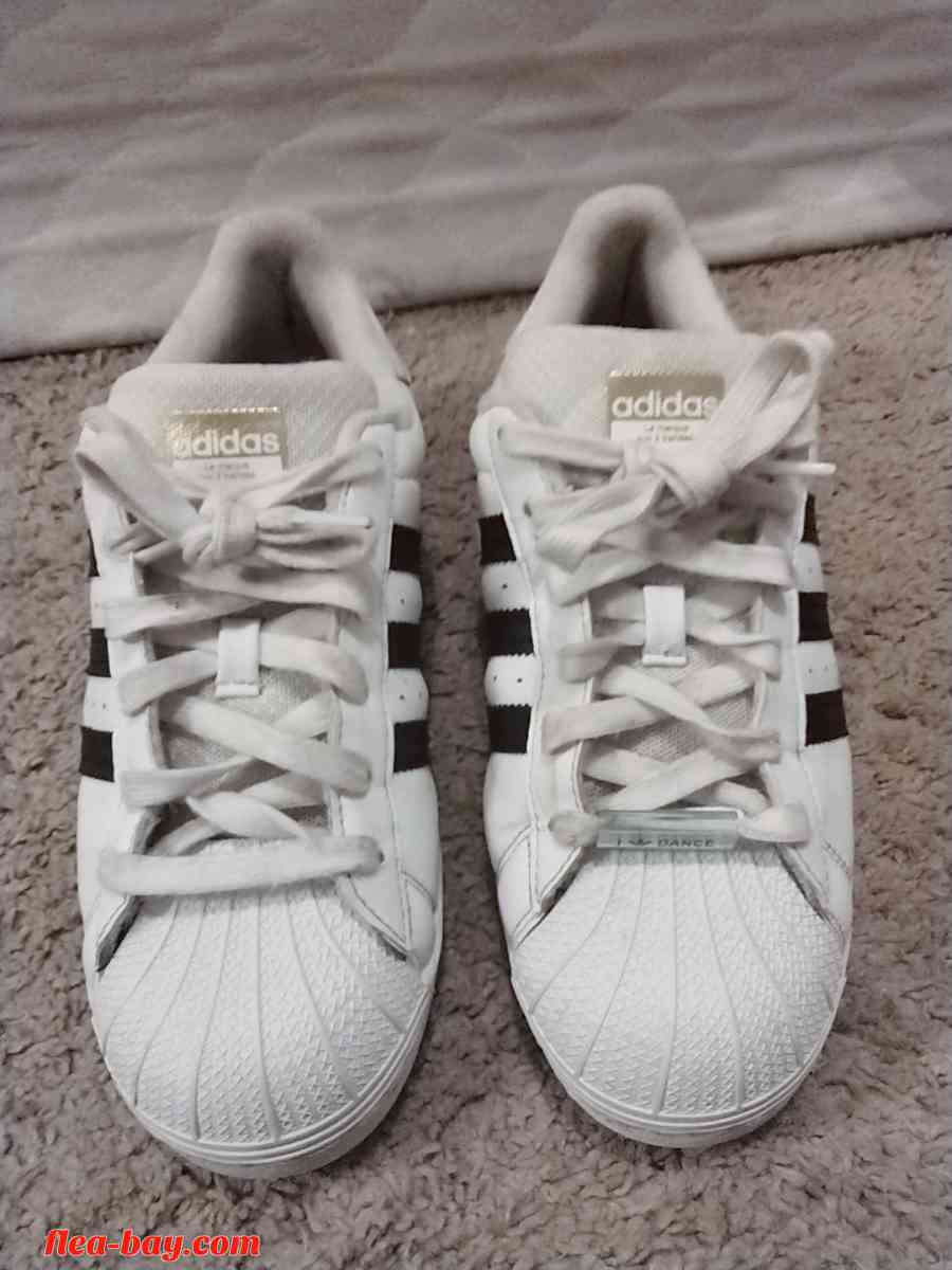 women's Adidas shoes