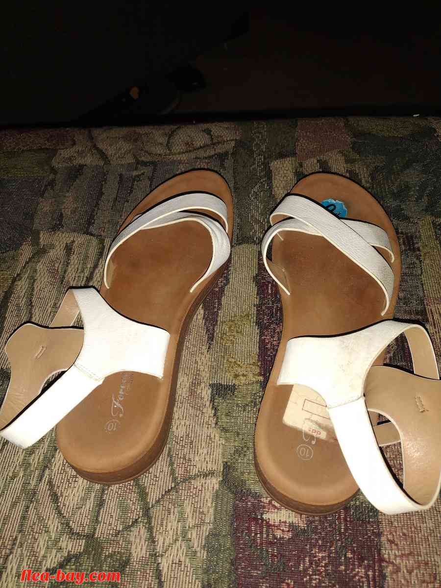 white sandals sz ten