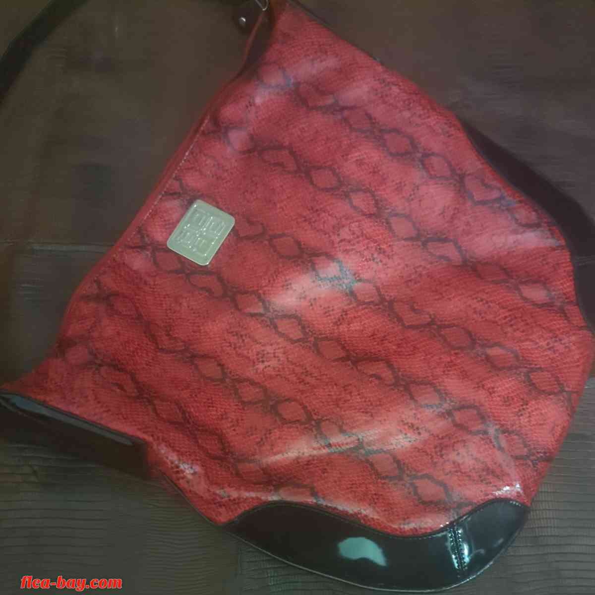 Attention Shoulderbag