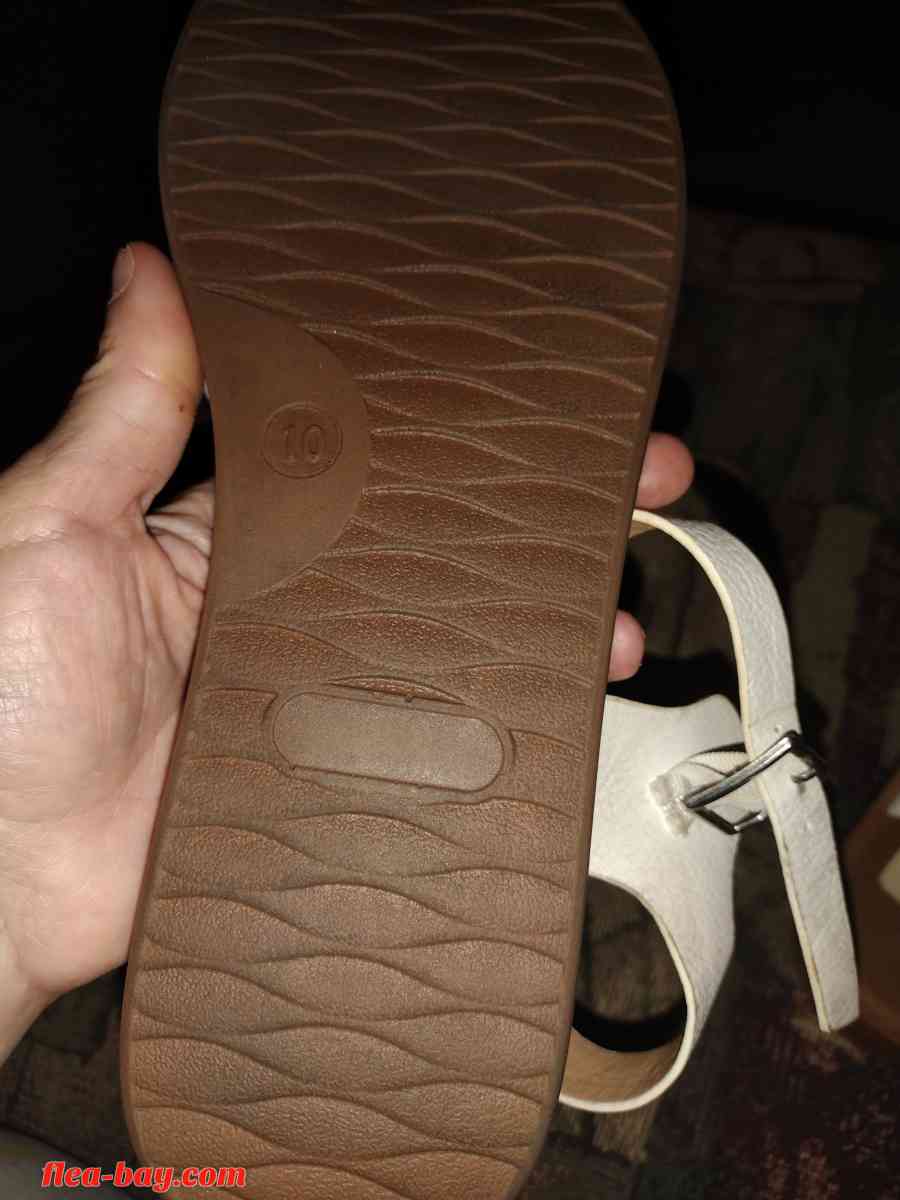 white sandals sz ten