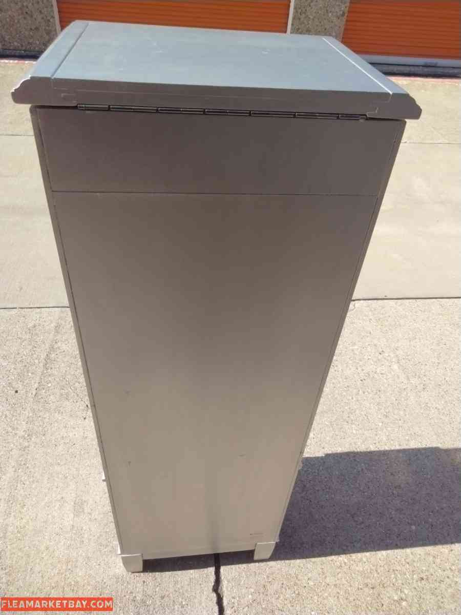 stand up jewelry cabinet with mirrors