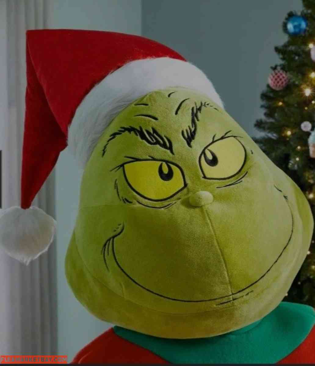 6ft Automated Santa & Grinch