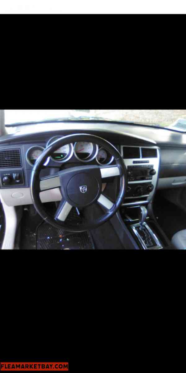 Hi, I'm selling my 2007 Dodge Magnum with 119,000 miles ever