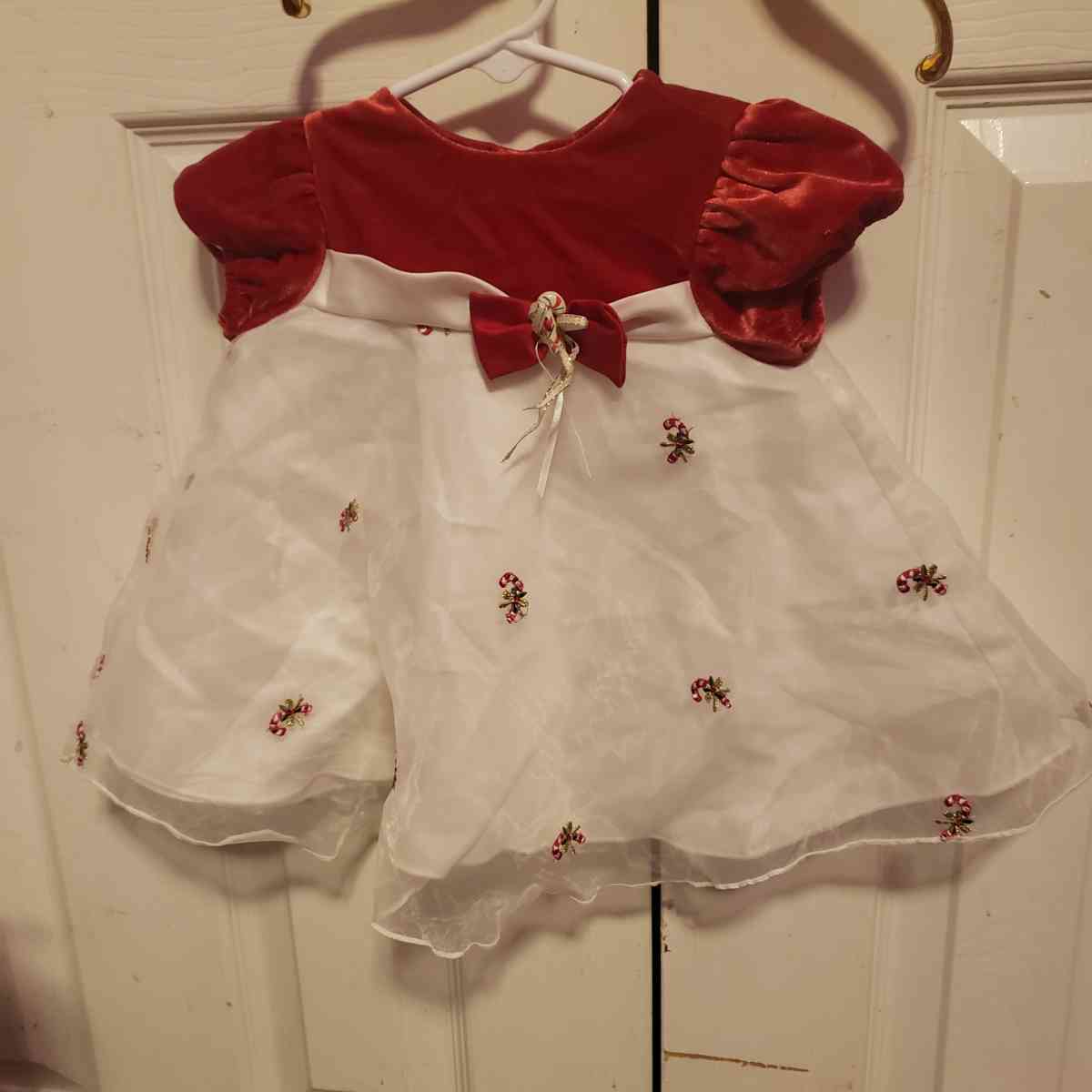 Lots of Newborn to 3months clothing