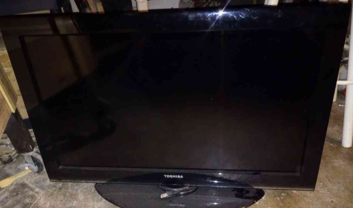 Toshiba 40in t.v.
