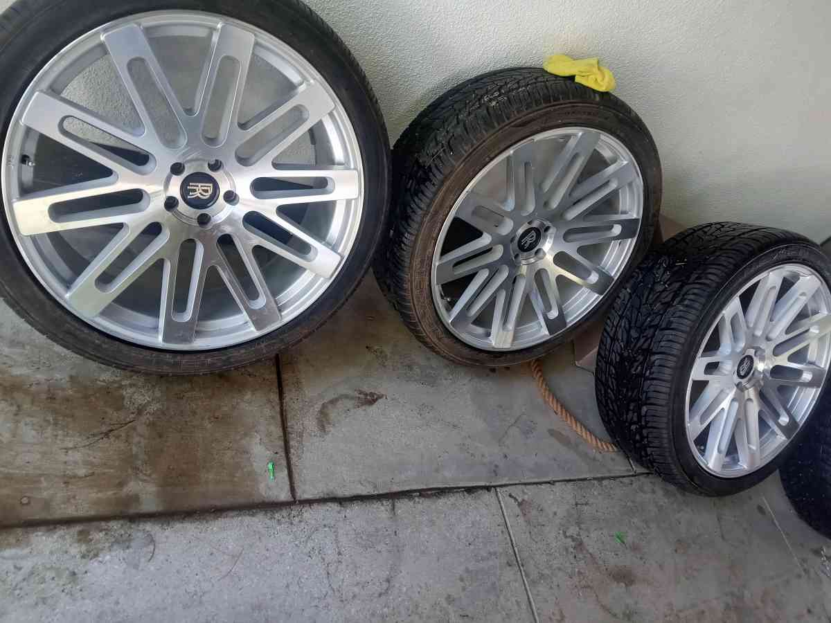 rines 24 enteritos y llantas nuevas son 24 de 5 virlos ningu