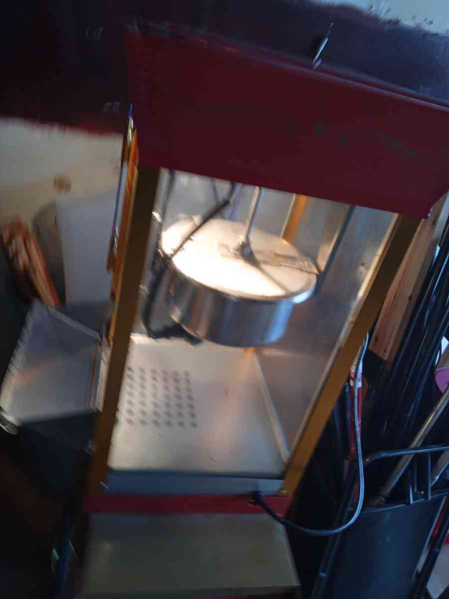 popcorn maker been used 3 or for times works excellent