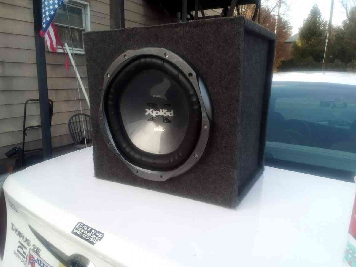 sony Xplod 1200 watt subwoofer speaker and cabinate .
