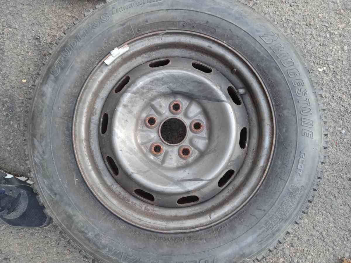 Really nice Tire with excellent tread 185 70 R14