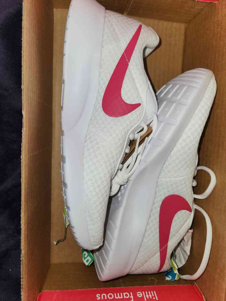 Nike - Women's Nike Tanjun