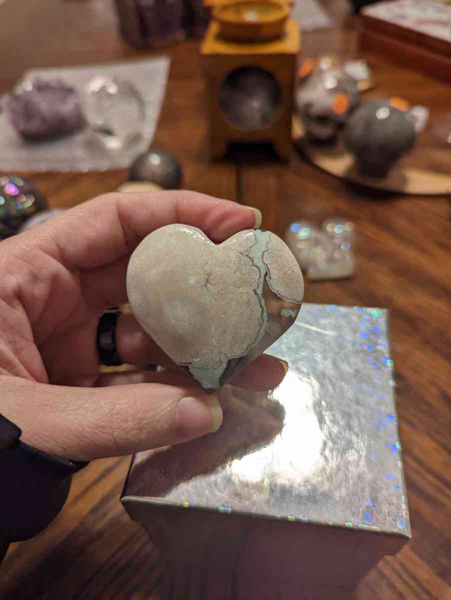 Black Flower Agate With Druzy Pocket