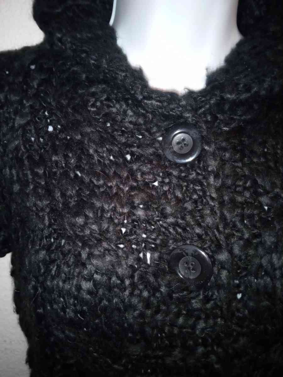 NWT VIVIENNE TAM BLACK SHORT SLEEVE SWEATER, XS