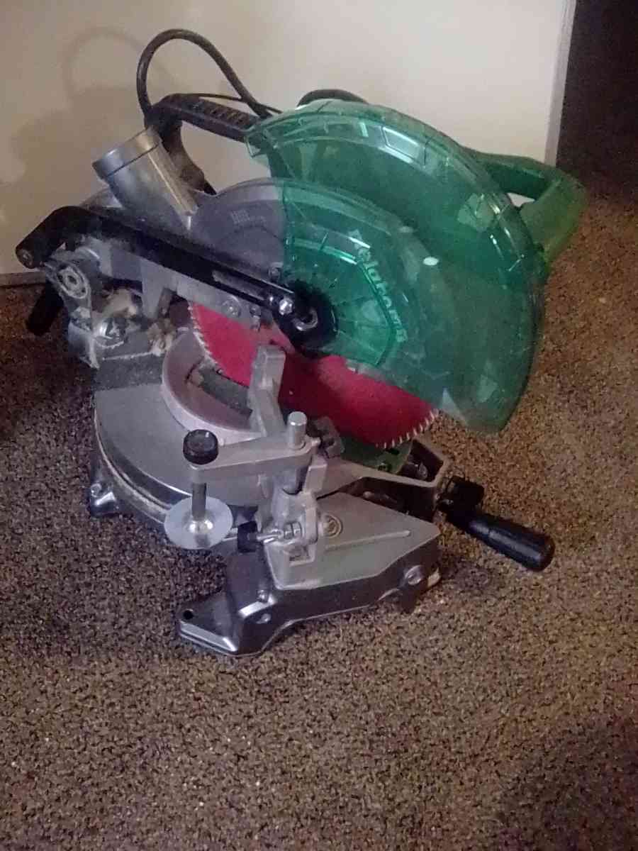 10-in compound miter saw