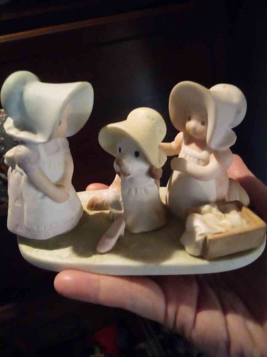 Home Interiors Circle of Friends Figurines and Christmas Pla