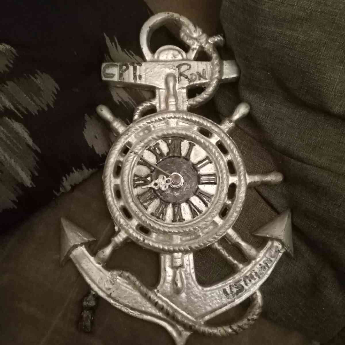 Anchor clock