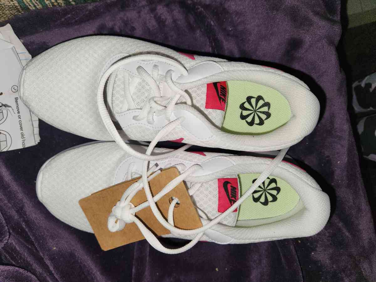 Nike - Women's Nike Tanjun