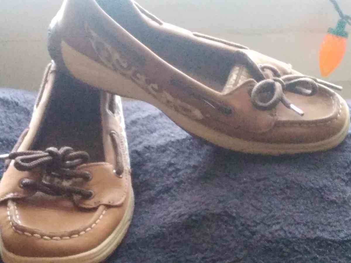 female sperrys