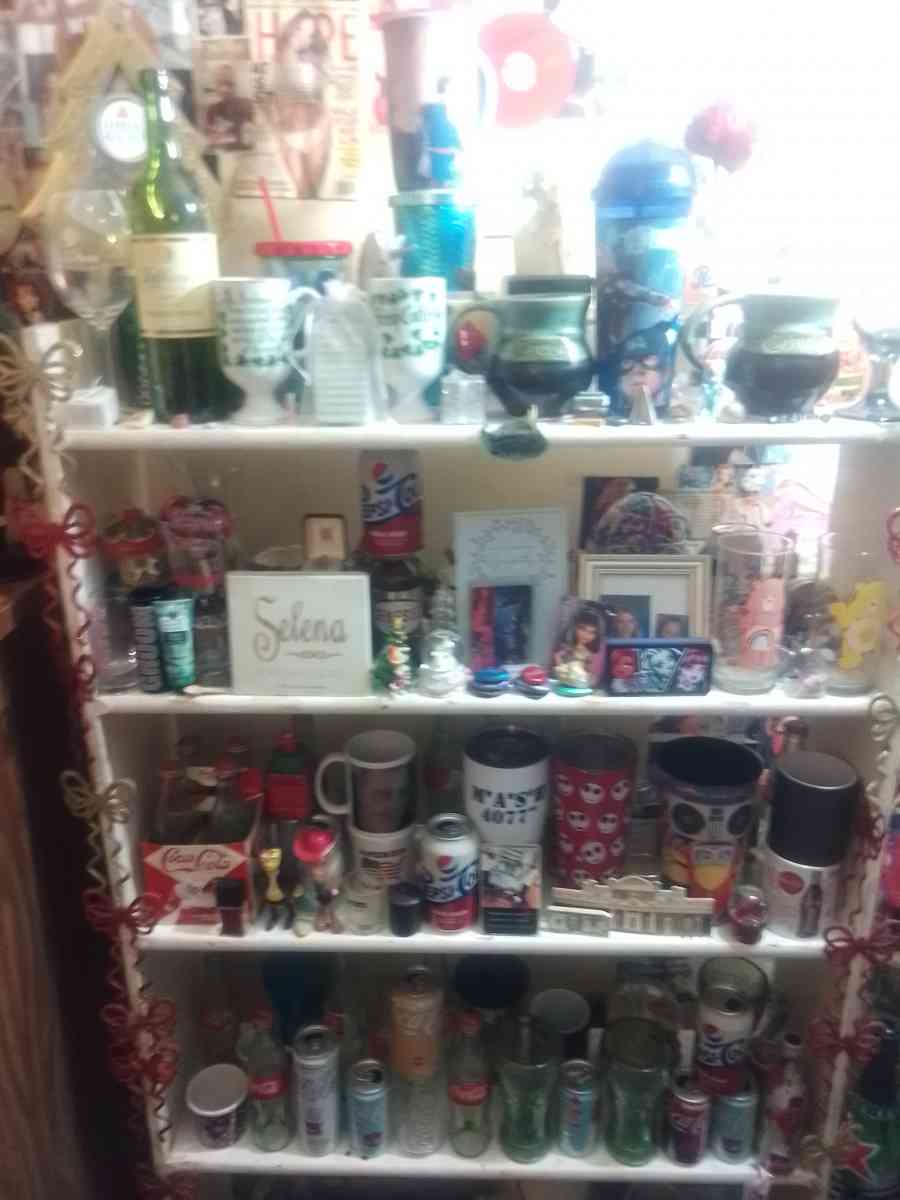 Knick knack assortment