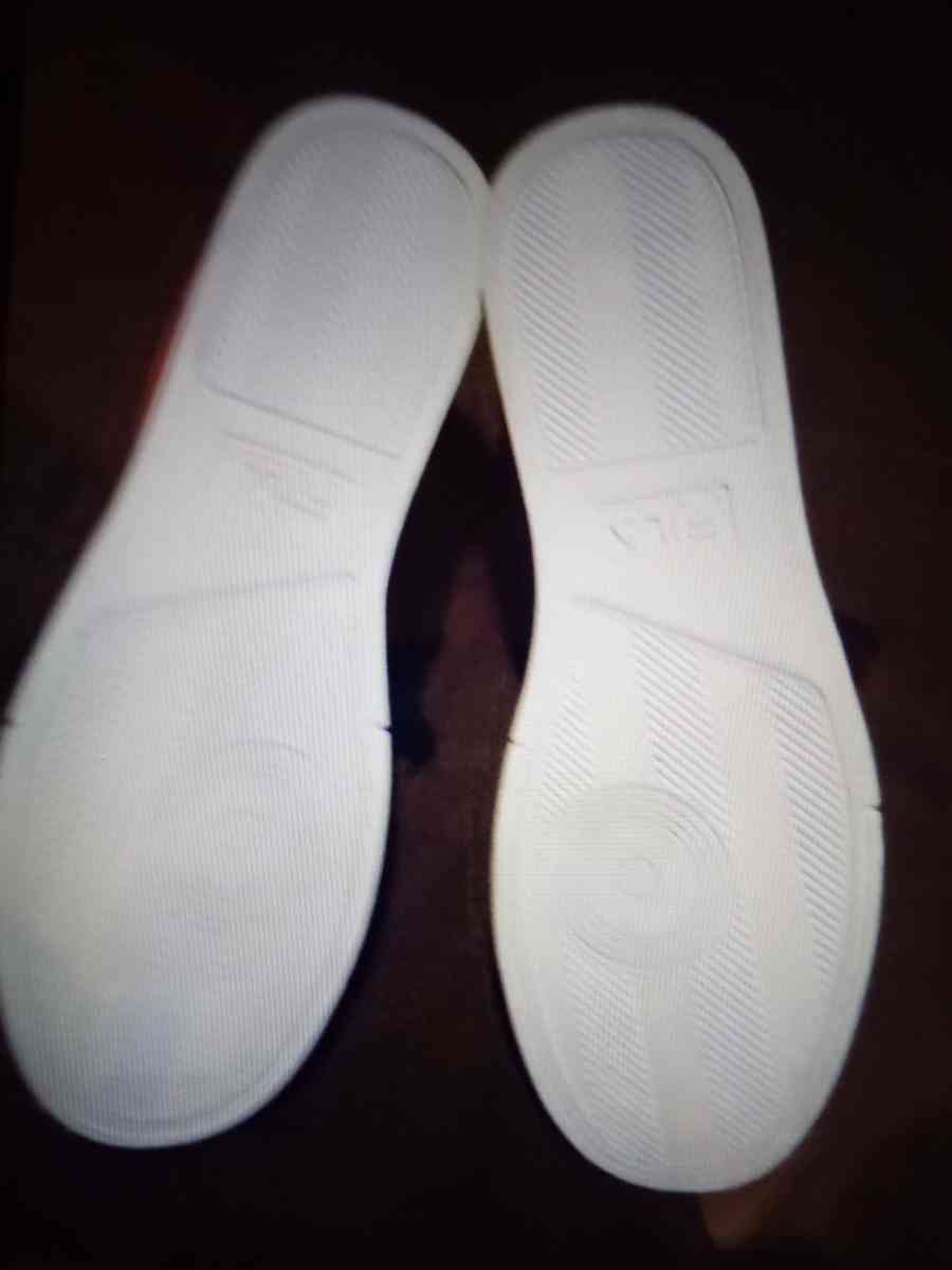 Brand New Filas Size 9 Pick Up