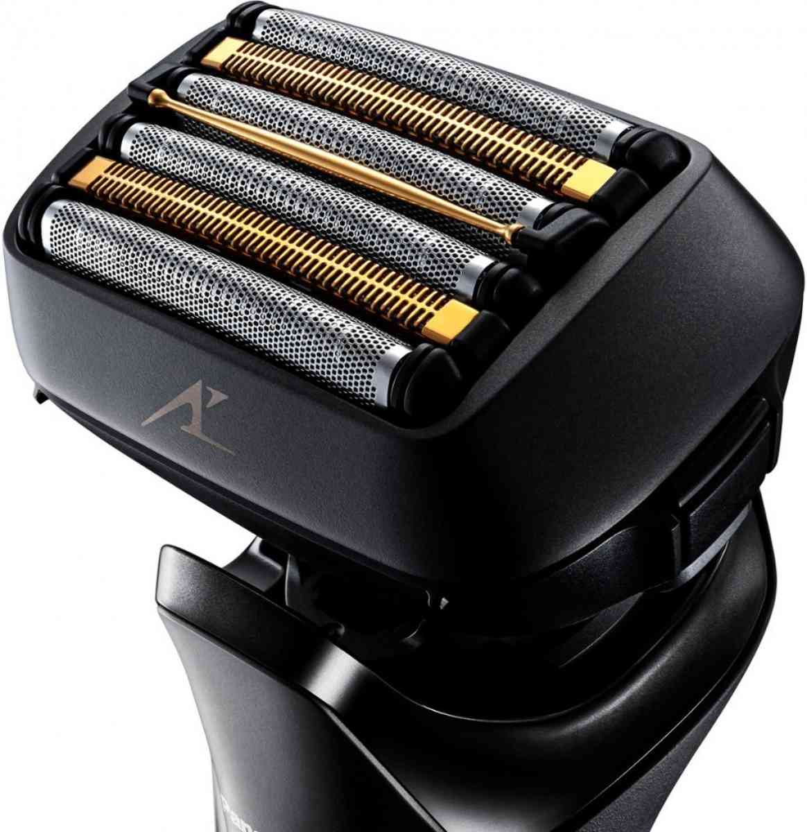 Panasonic Arc6 Shaver with self cleaning charging dock