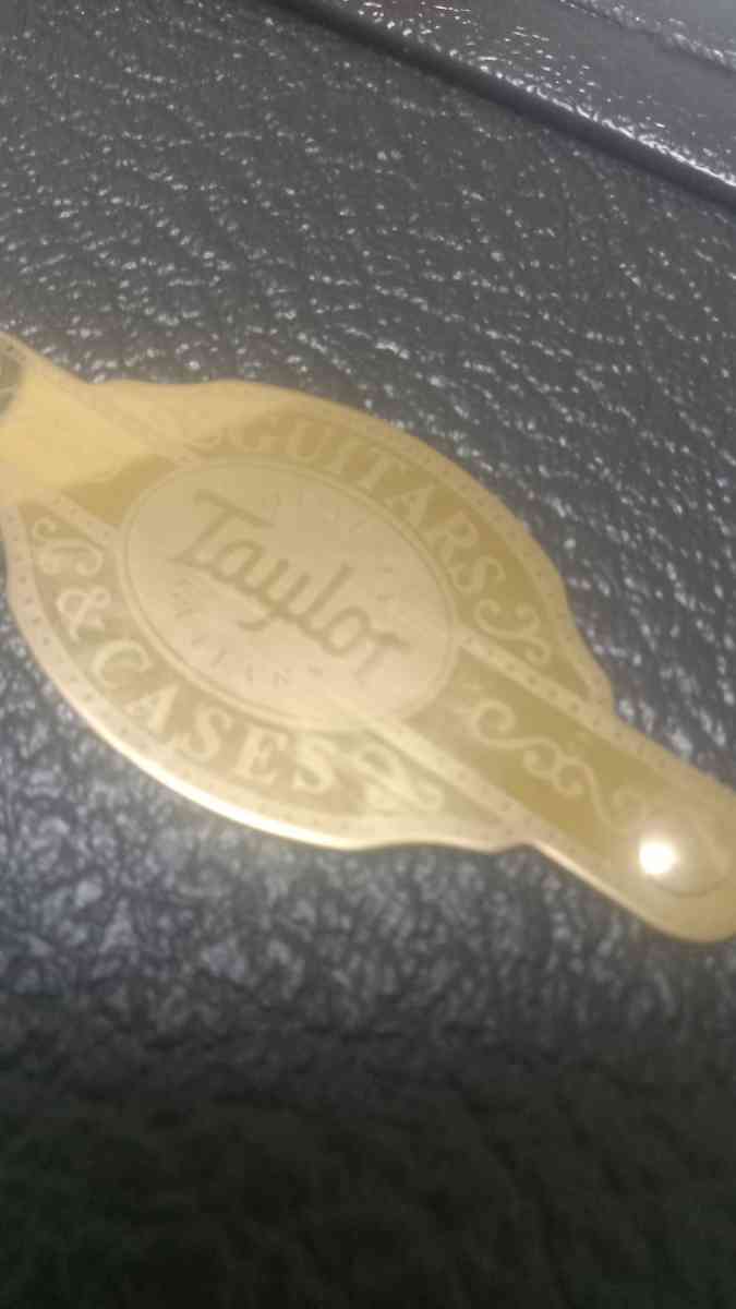 Hardcase for acoustic guitar