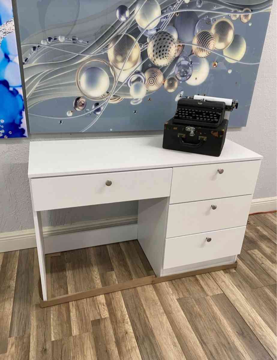 Escritorio economico Ofrezco financiamiento Contactame