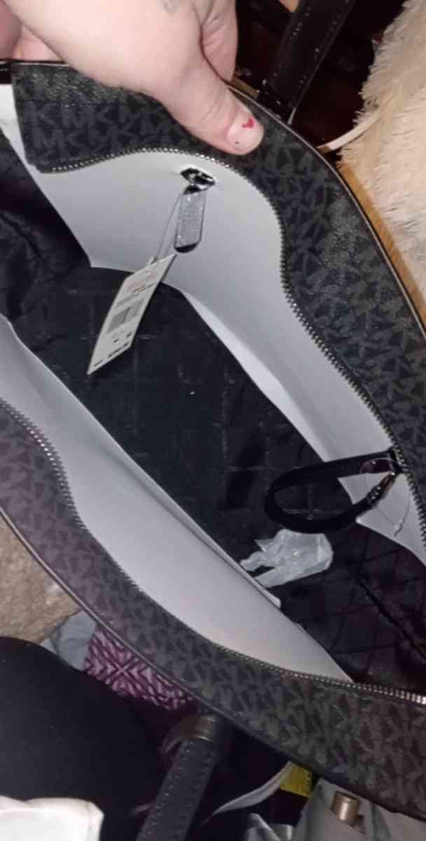 Michael kors LG EW Grab Tote brand new