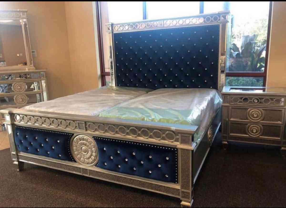 Queen size Bed