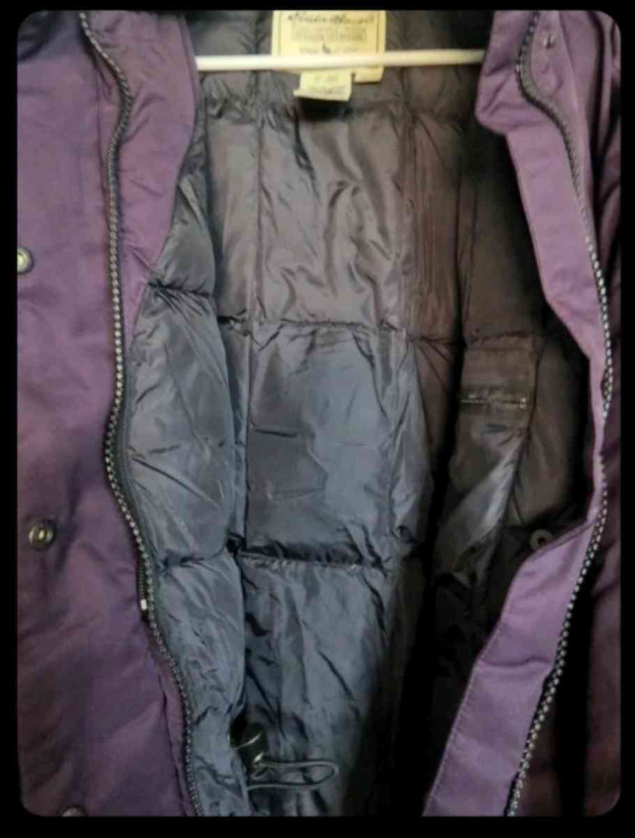 Eddie Bauer plum colored womens SZ Med Goose Down