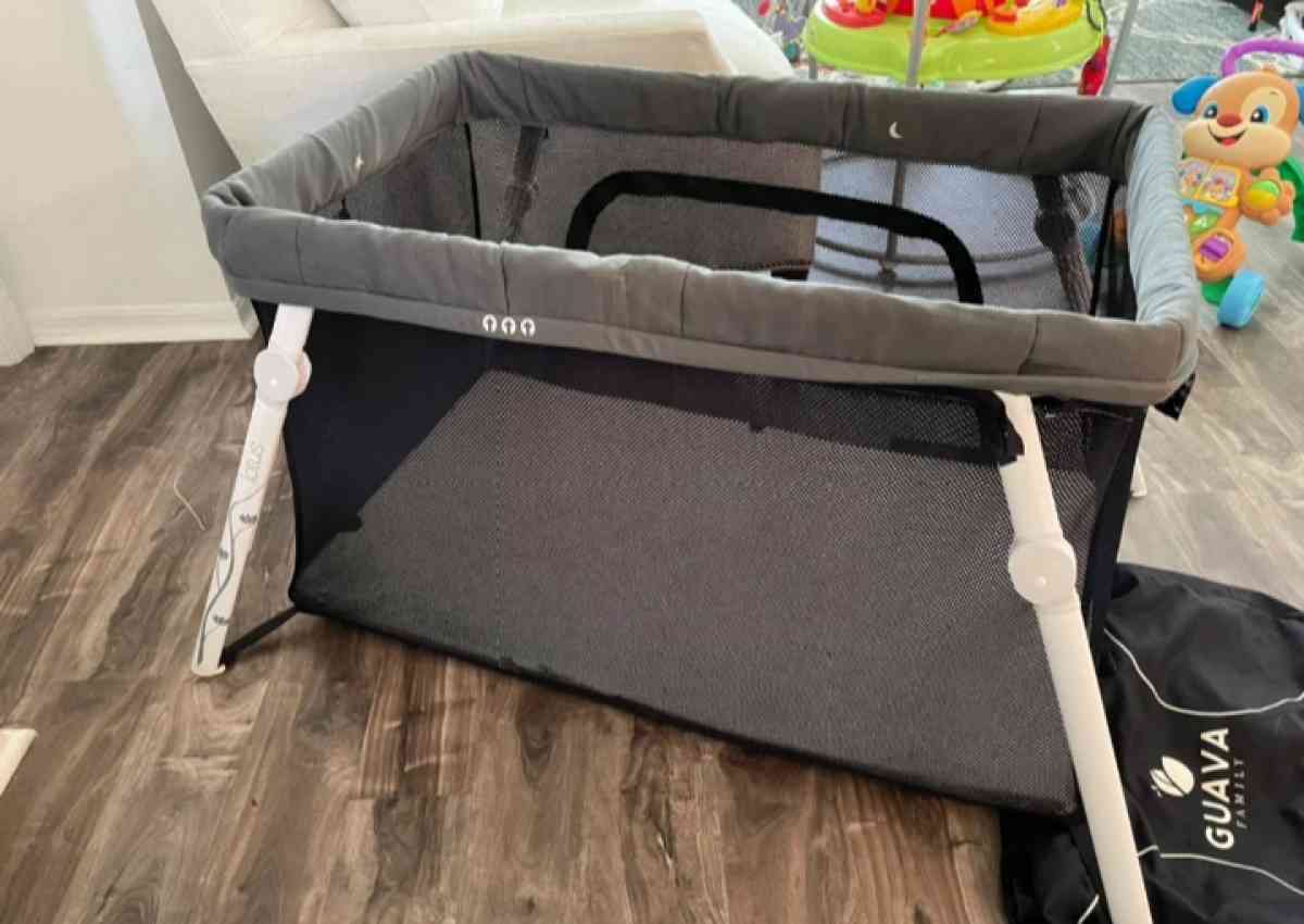 Lotus Travel Crib