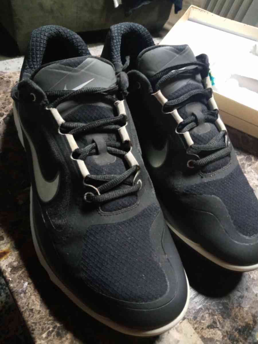 Mens Blk Nike Revolution