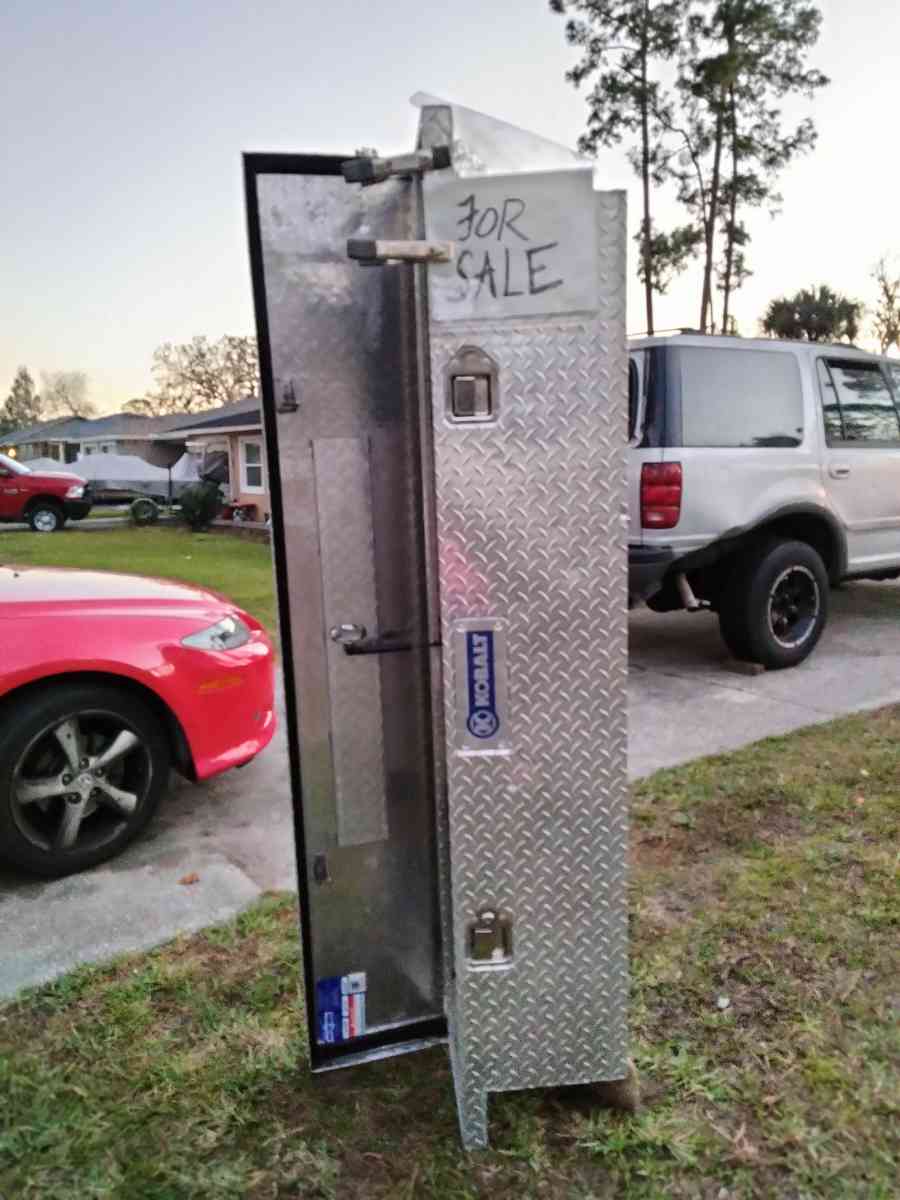 kobalt Diamond plateTruck bed toolbox