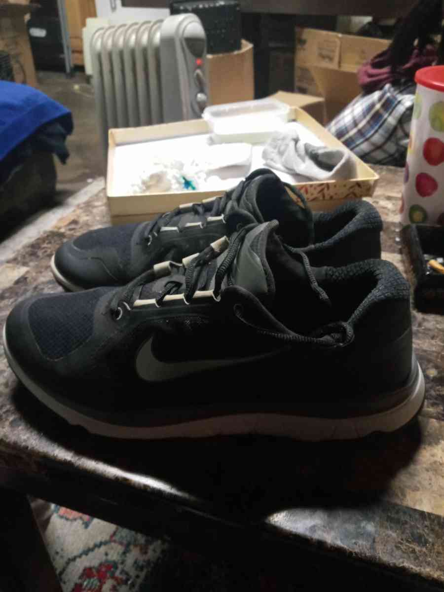 Mens Blk Nike Revolution