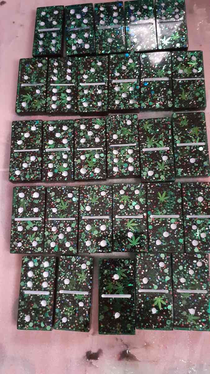 custom resin dominoes