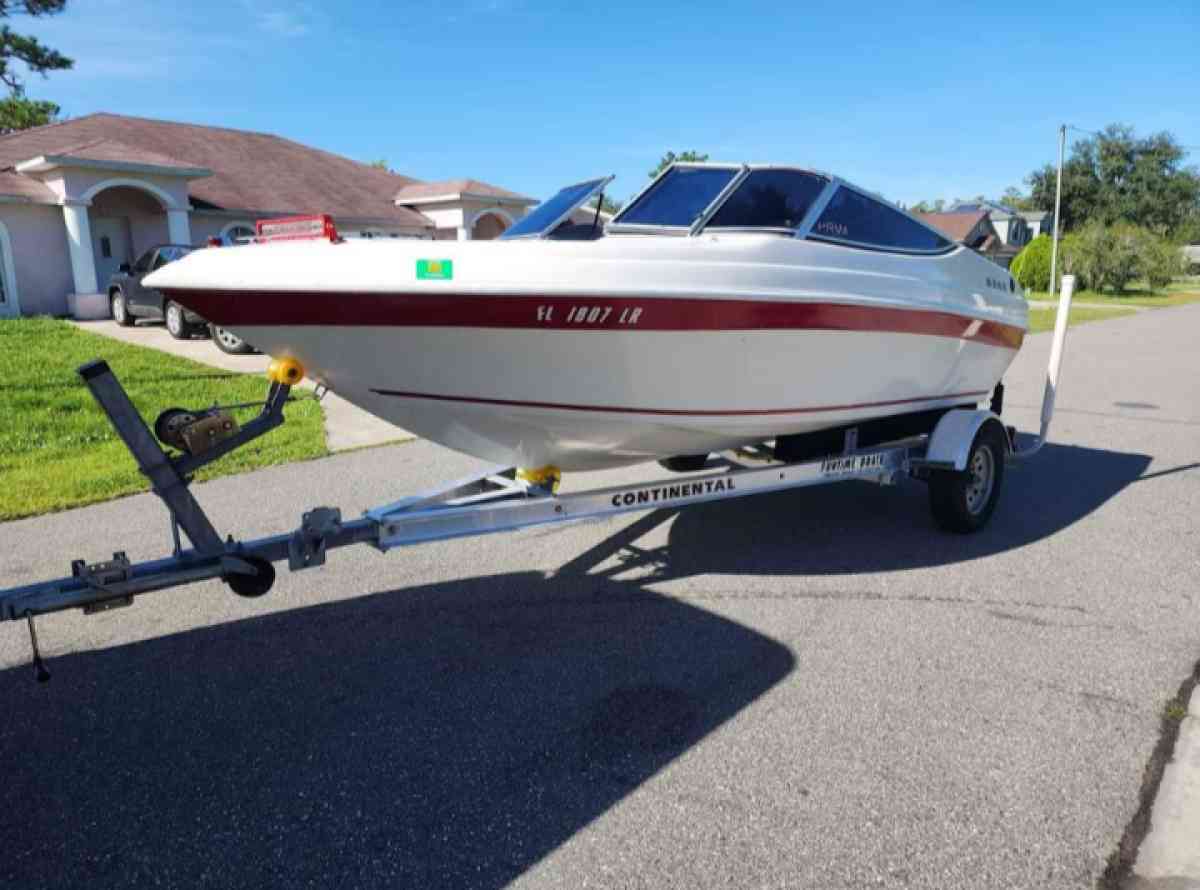 Aquatron 2001 boat