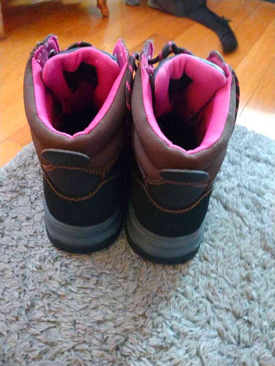 steel toed boots for women