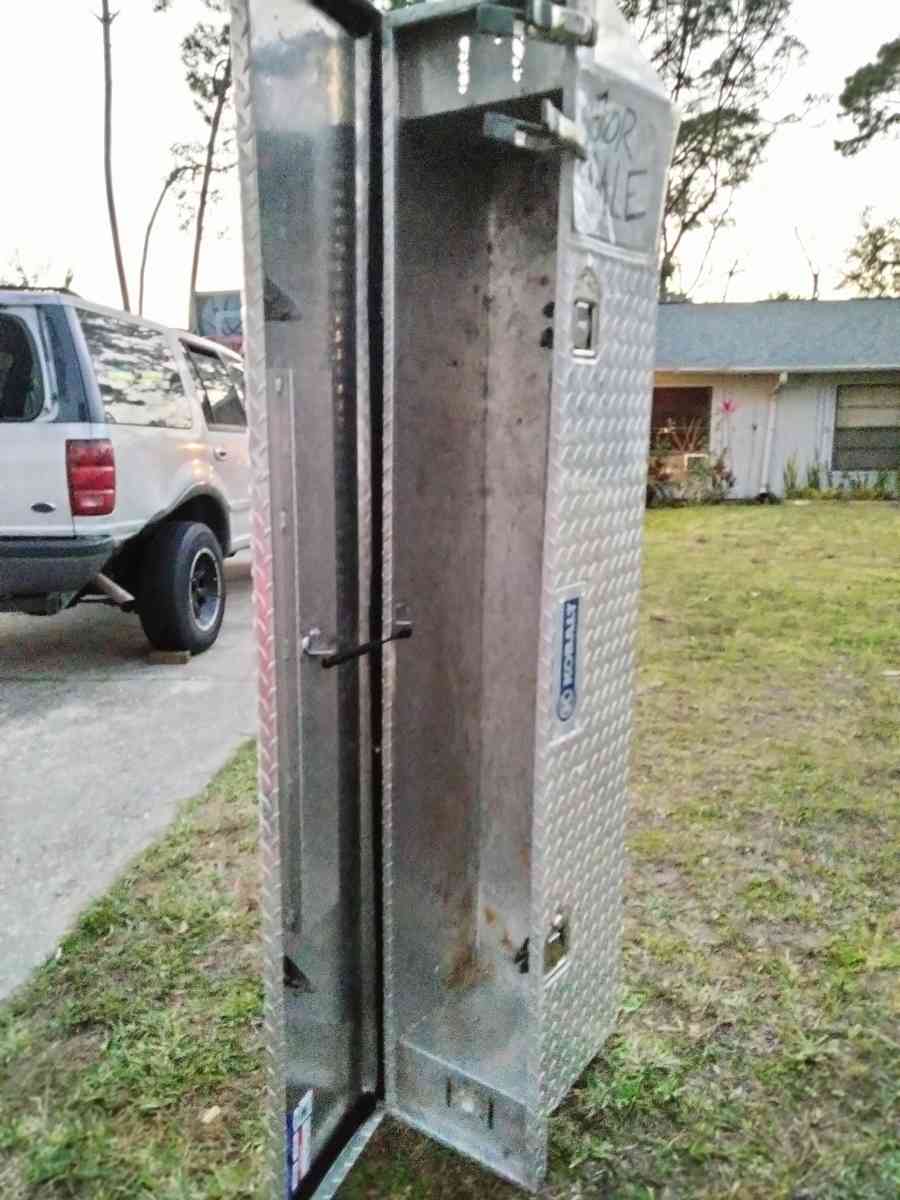 kobalt Diamond plateTruck bed toolbox
