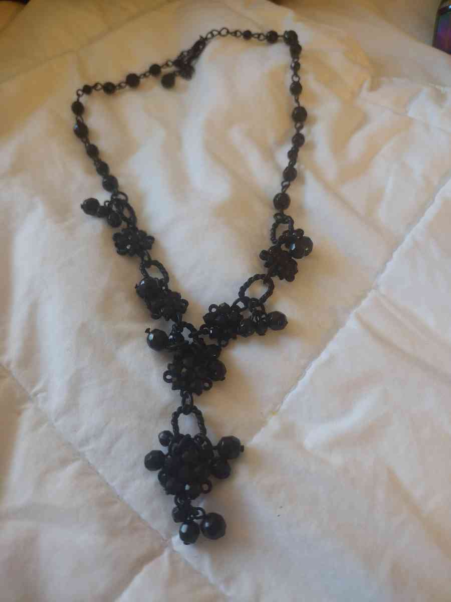 Beaded Necklace black