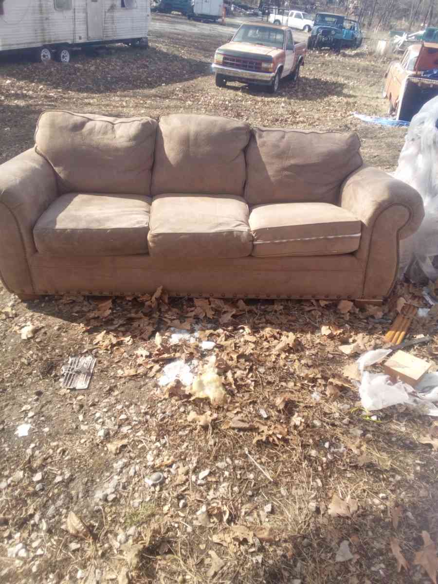 very very nice couch