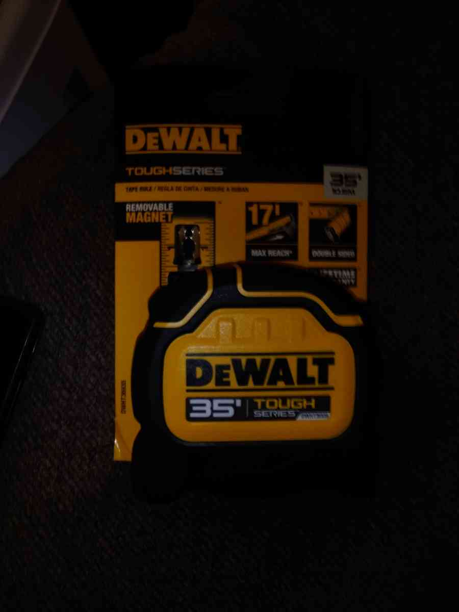 DEWALTTough Tape 35 ft x 114 in Tape Measure