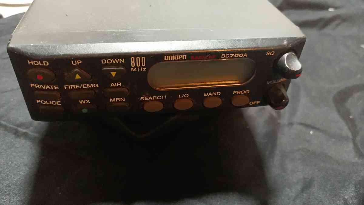 Uniden bearcat bc700a radio