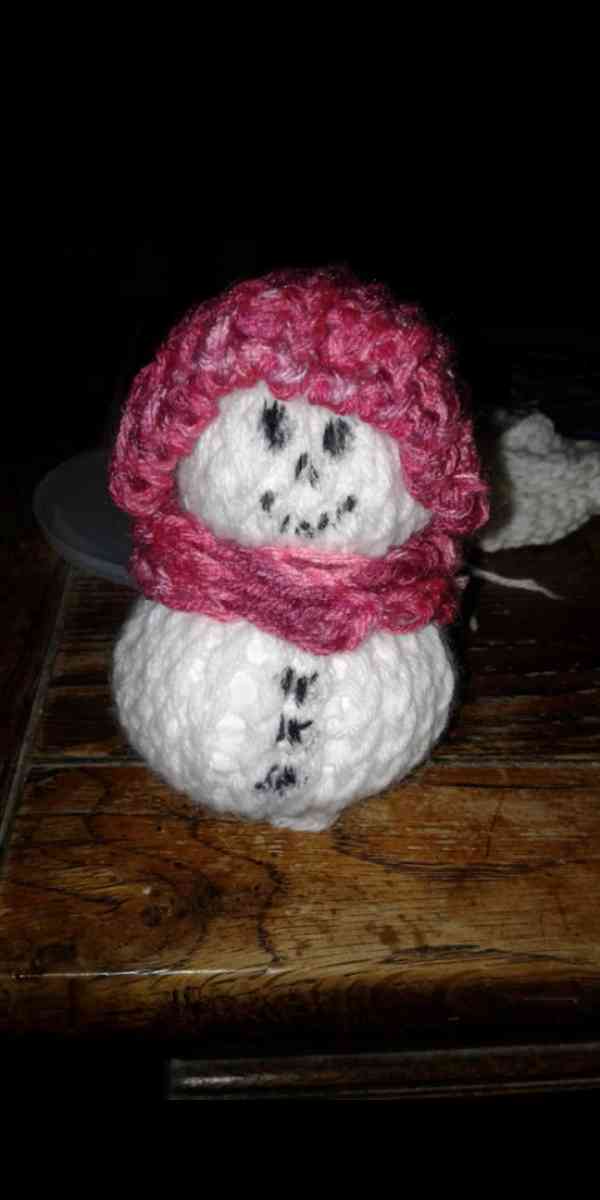 loom knit snowman